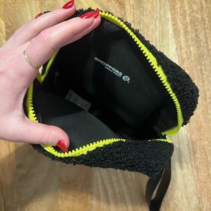 SHOPPERS BLACK SHERPA MAKEUP BAG